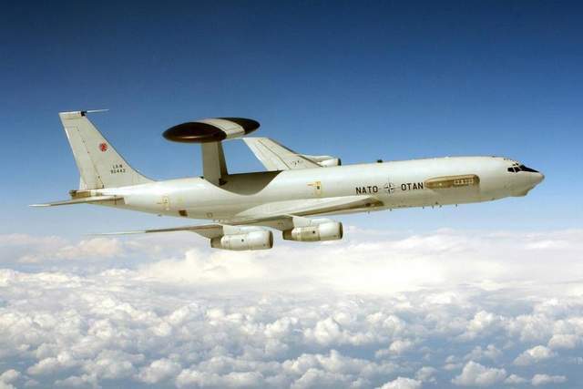 Mỹ đề nghị NATO cấp máy bay AWACS chống IS ảnh 1